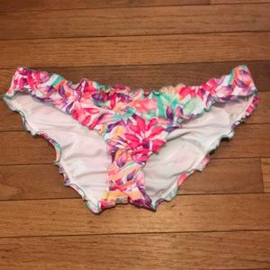 Floral ruffled bikini bottoms